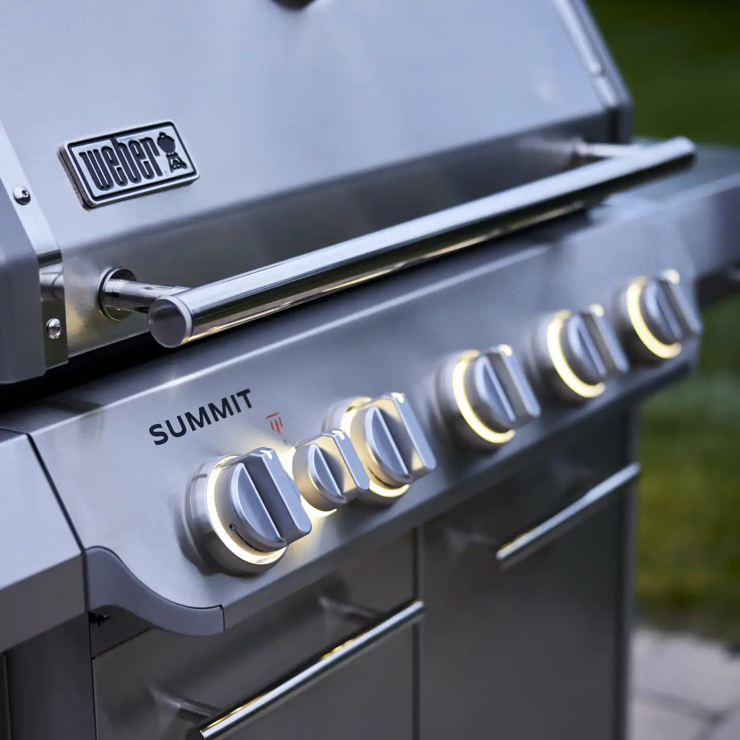 Kaasugrilli Weber Summit FS38 S RST